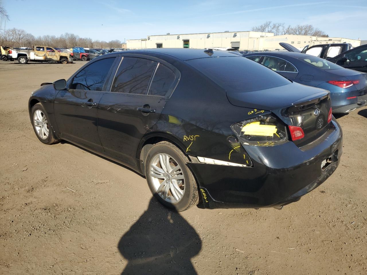2015 Infiniti Q40 - Image 2