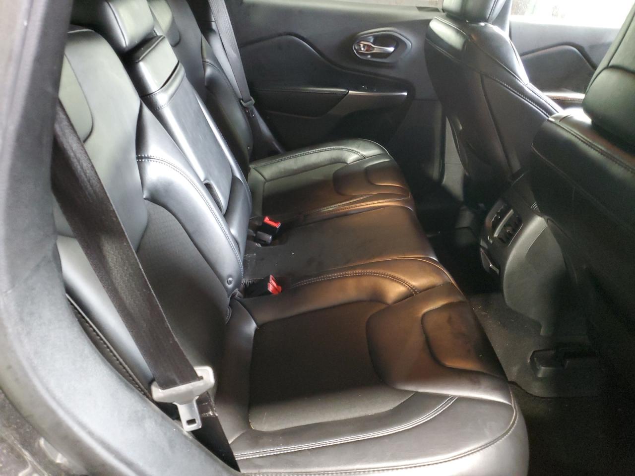 2019 Jeep Grand Cherokee - Image 11