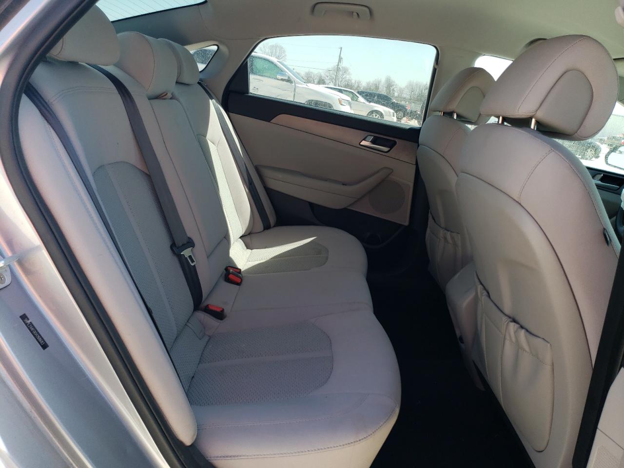 2016 Hyundai Sonata - Image 10