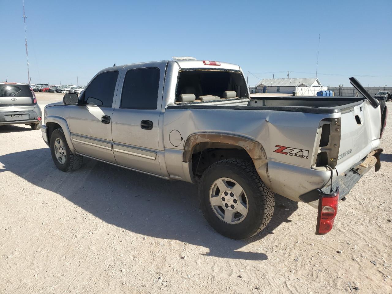 2006 Chevrolet Silverado - Image 2