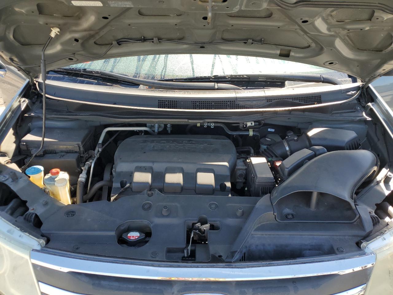 2011 Honda Odyssey - Image 12