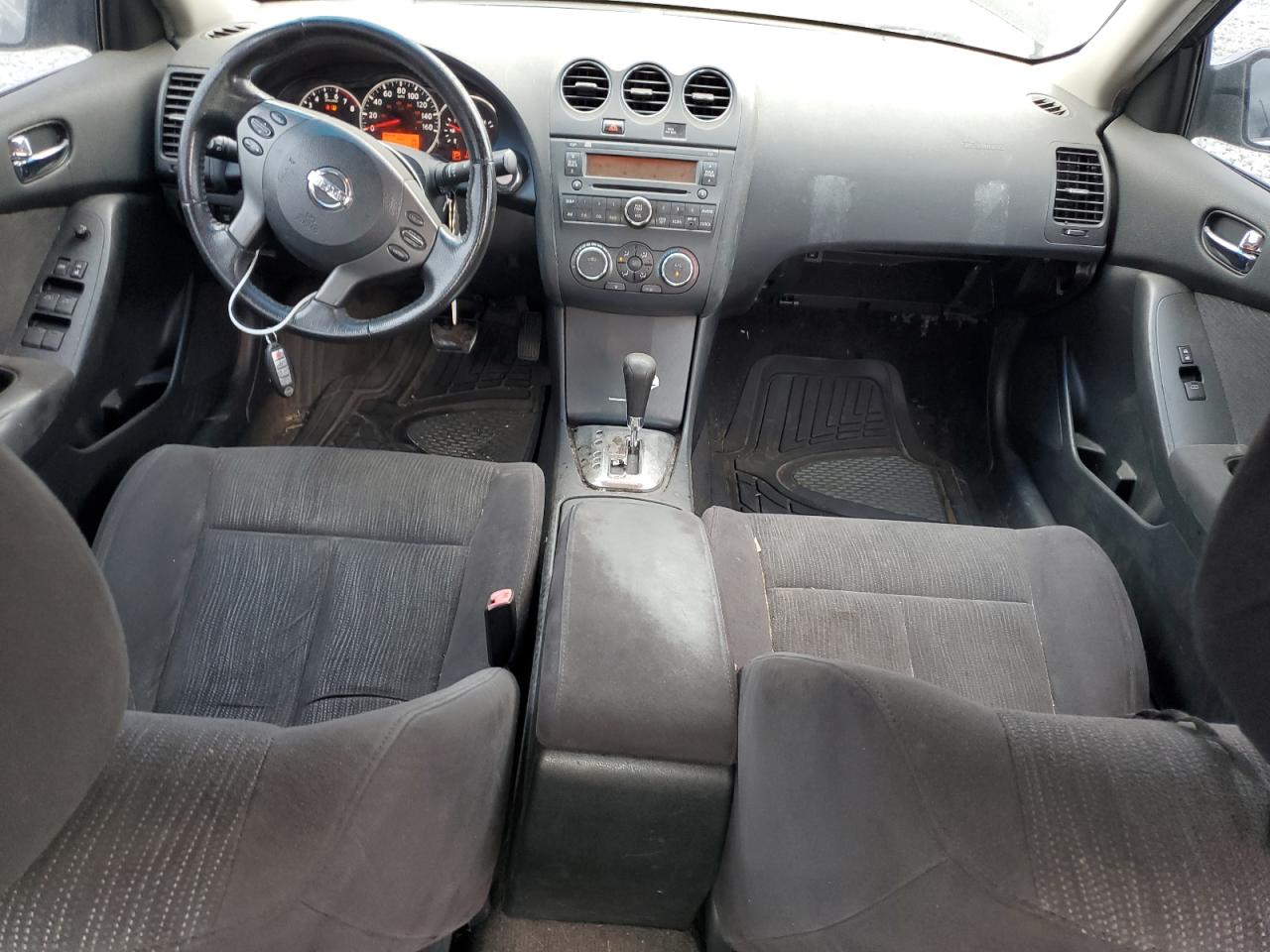 2010 Nissan Altima - Image 8