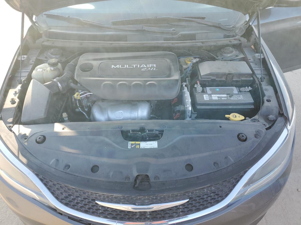2015 Chrysler 200 - Image 11