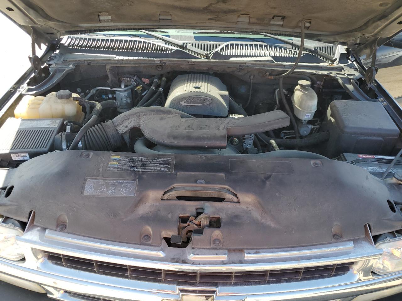 2004 Chevrolet Tahoe - Image 12