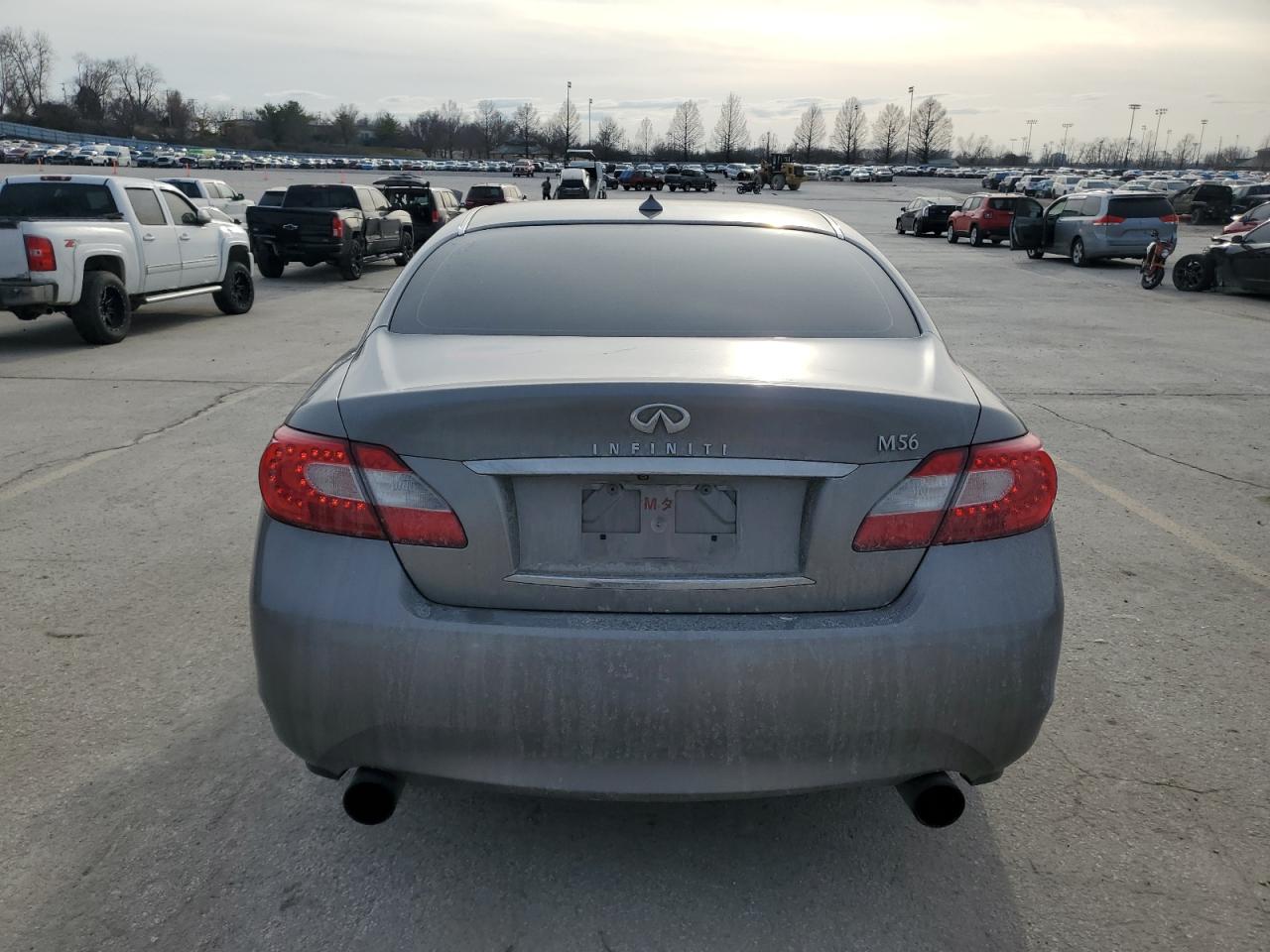 2011 Infiniti M - Image 6