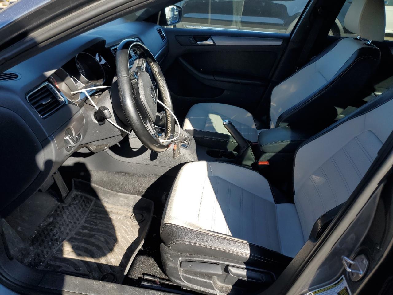 2016 Volkswagen Jetta - Image 7