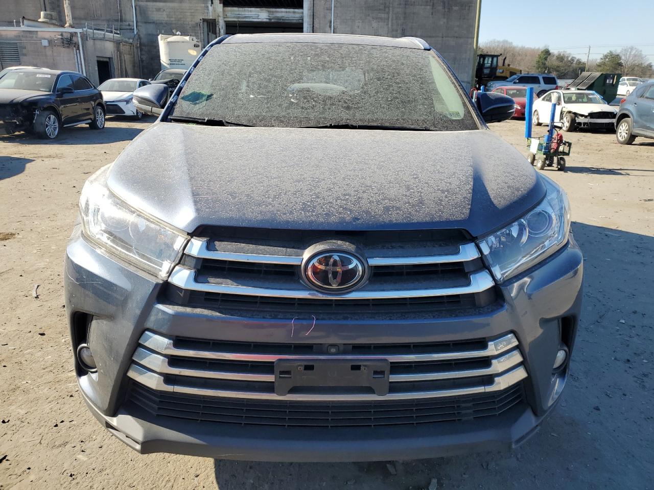 2017 Toyota Highlander - Image 5