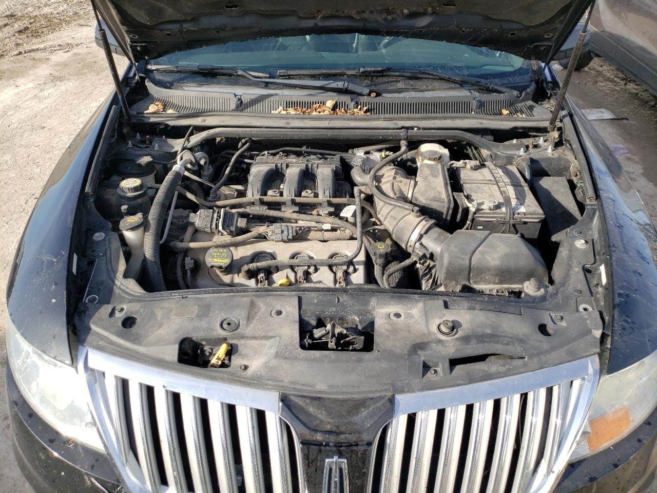 2009 Lincoln MKS - Image 11