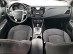 2013 Chrysler 200 Touring na sprzedaż w Cicero, IN - Side
