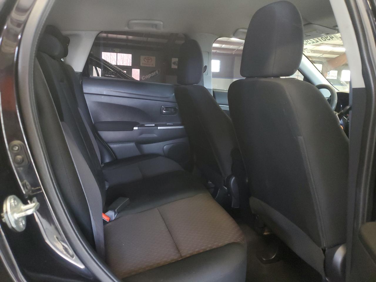 2019 Mitsubishi Outlander - Image 11