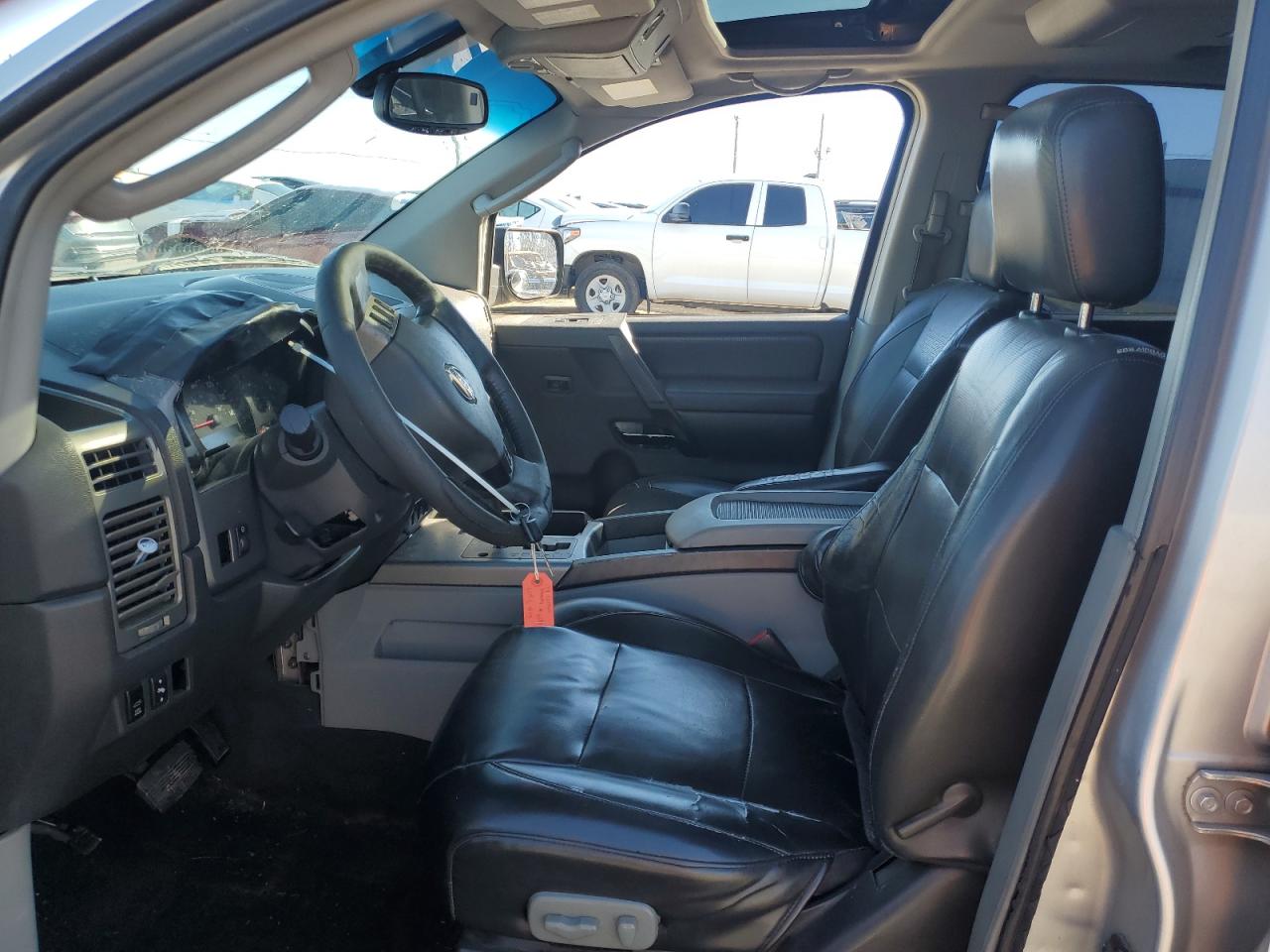 2004 Nissan Armada - Image 7