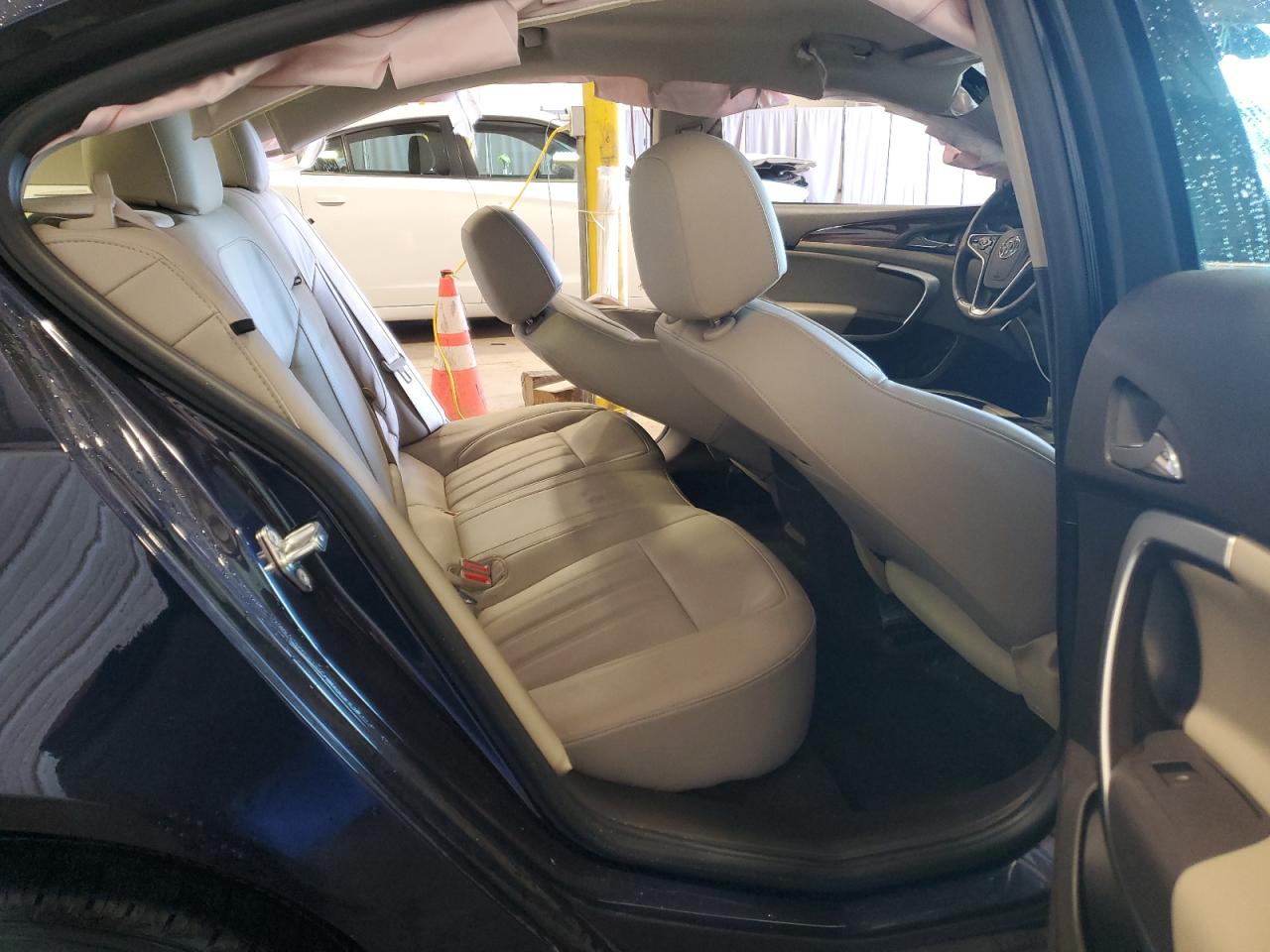 2016 Buick Regal - Image 10