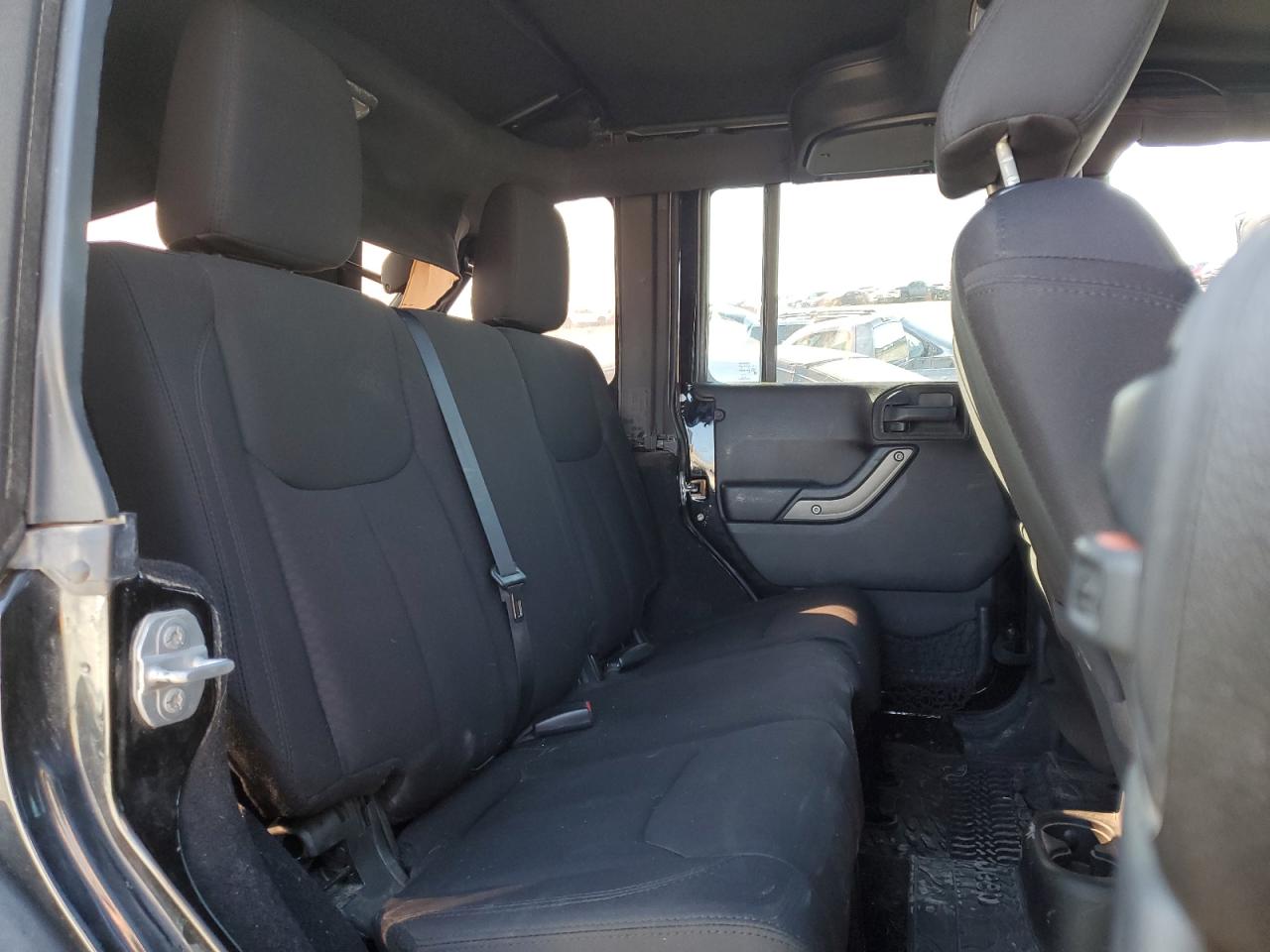 2015 Jeep Wrangler - Image 11