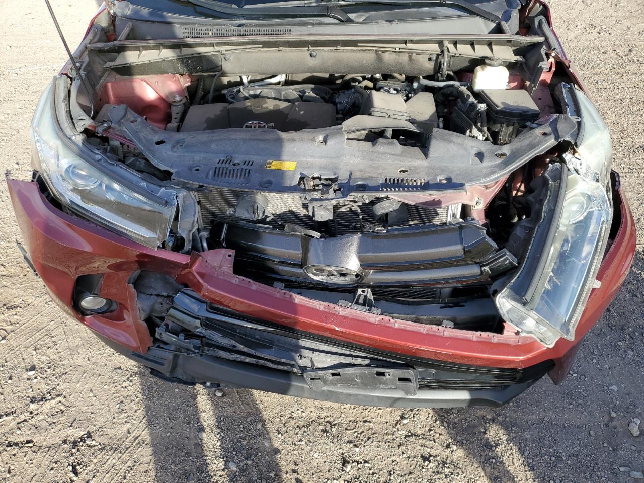 2018 Toyota Highlander - Image 12