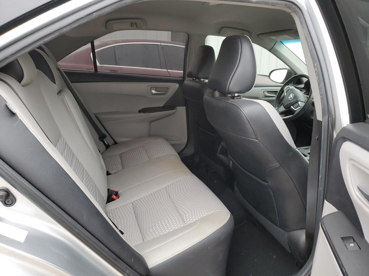 2015 Toyota Camry - Image 10