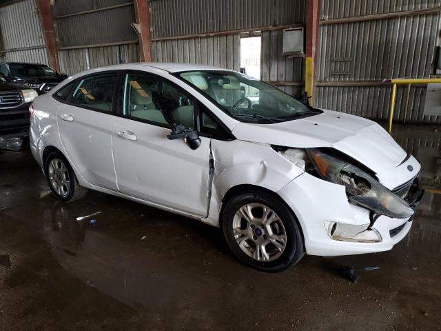  FORD FIESTA 2016 Белый
