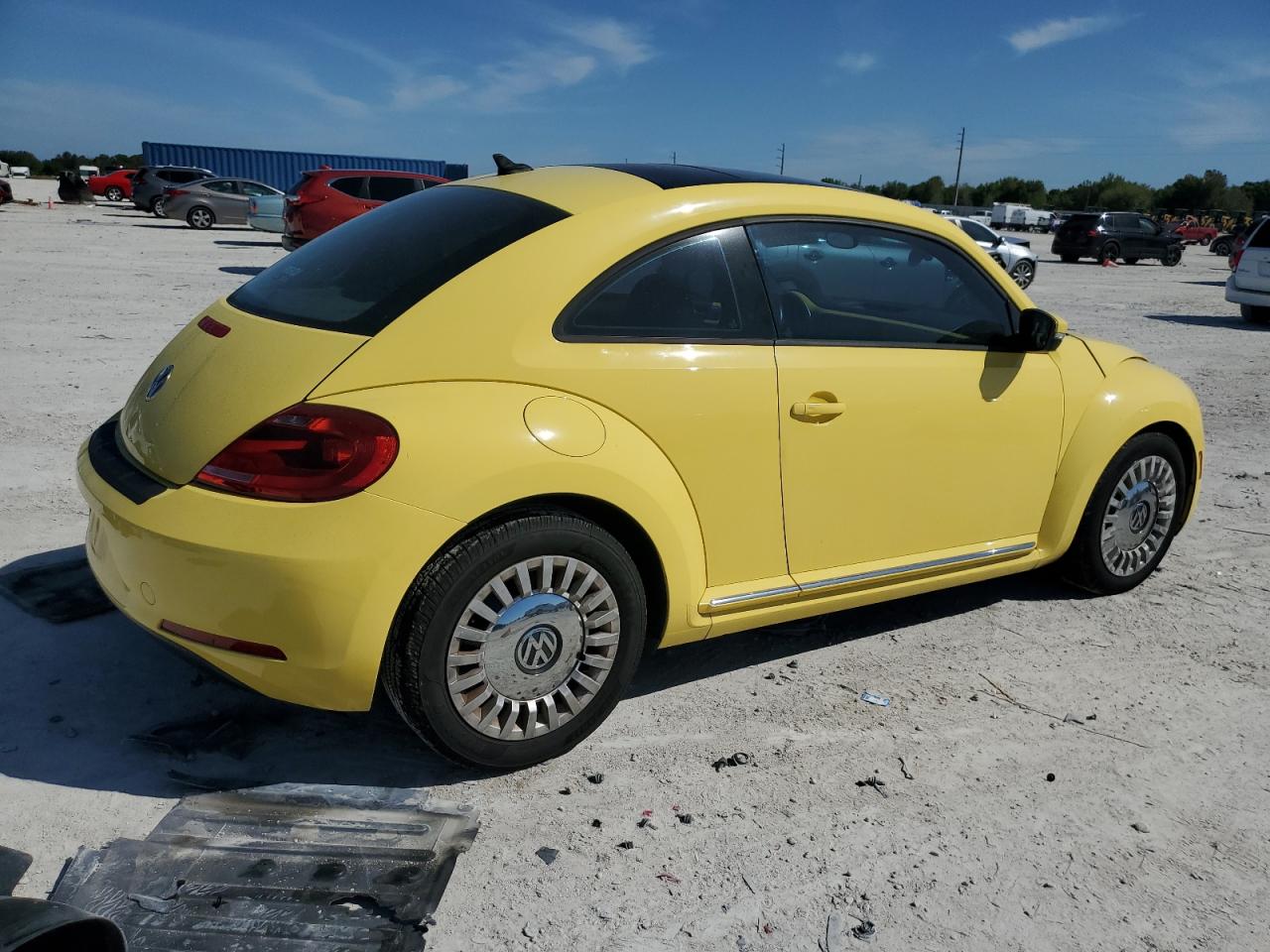 2013 Volkswagen Beetle - Image 3