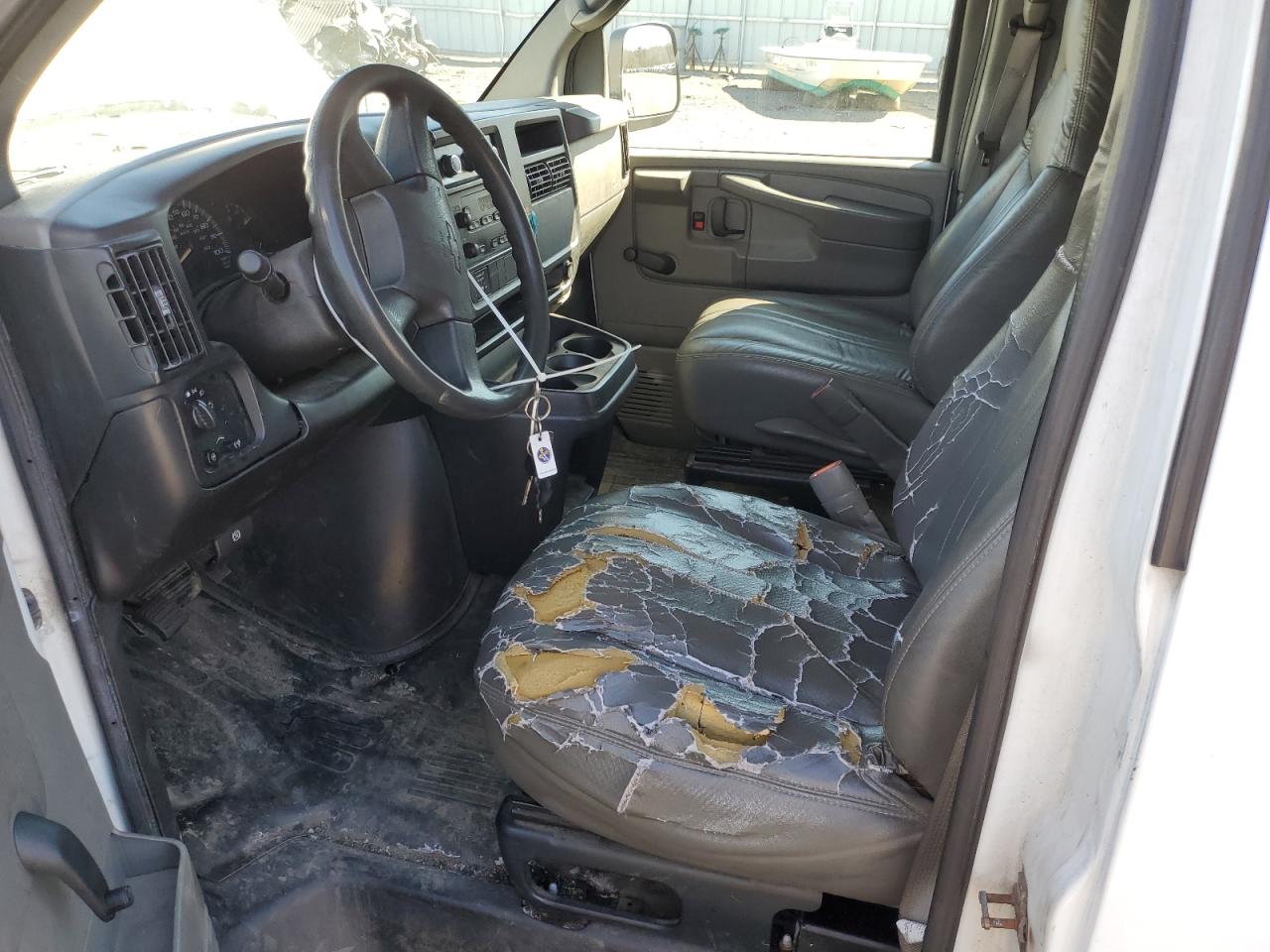 2007 Chevrolet Express - Image 7