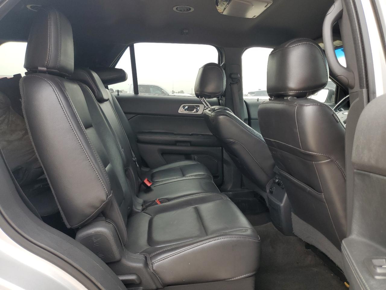2013 Ford Explorer - Image 11
