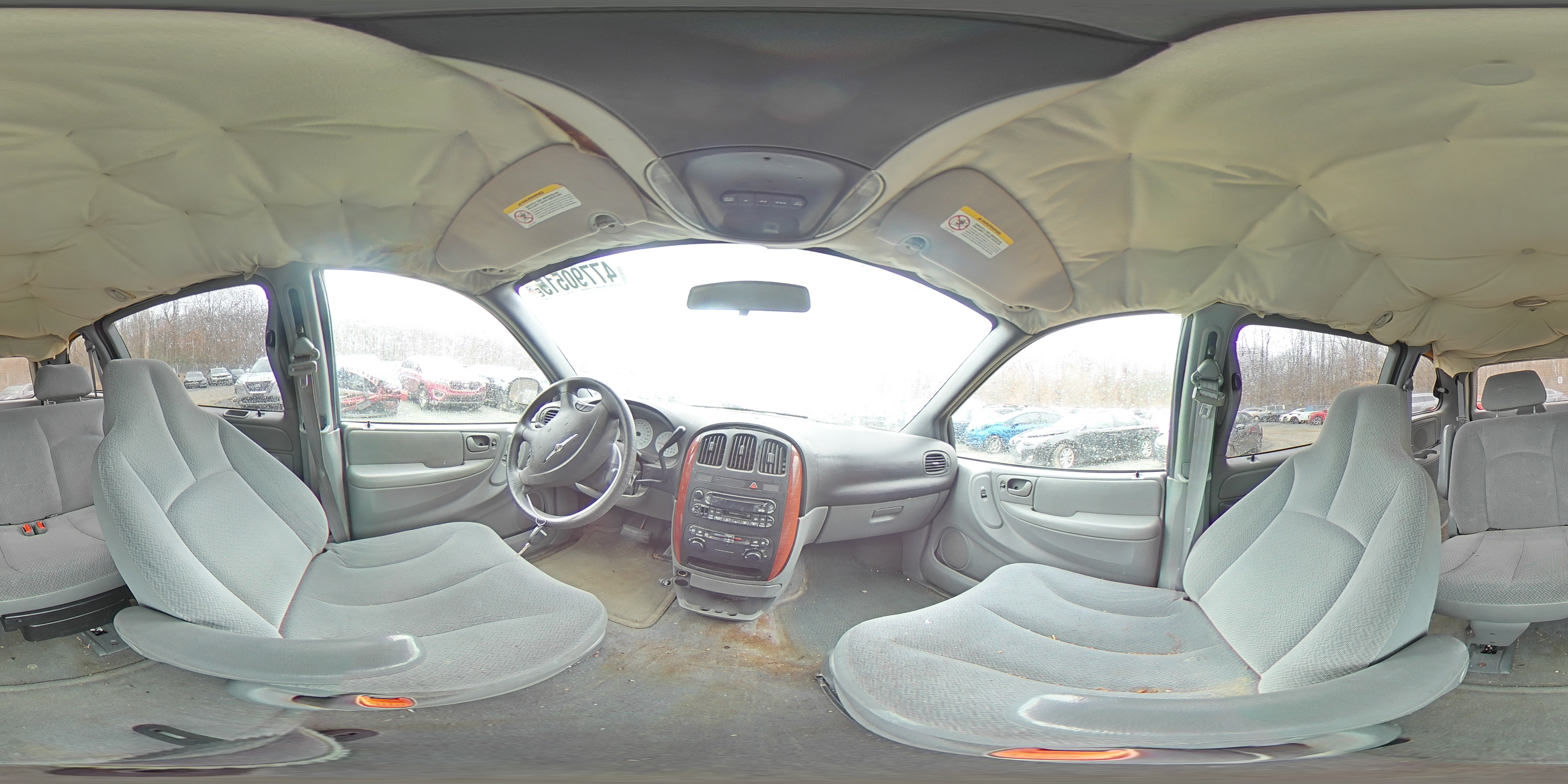2005 Chrysler Town & Country - Image 13