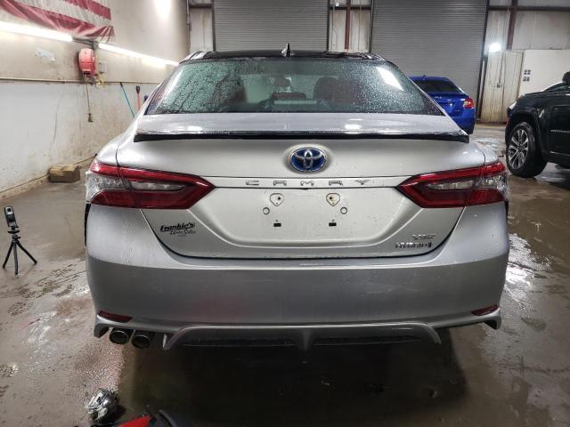  TOYOTA CAMRY 2021 Srebrny