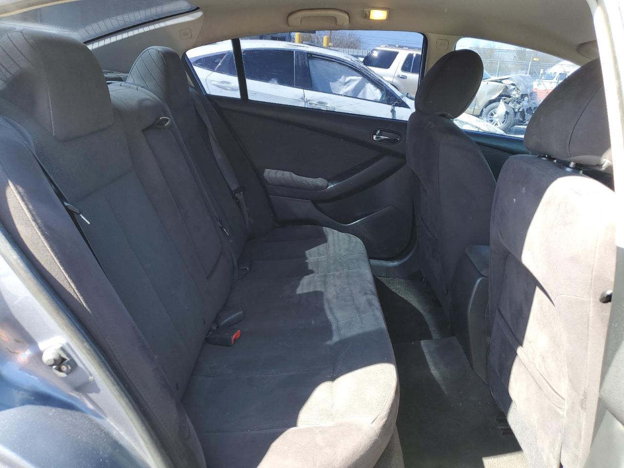 2011 Nissan Altima - Image 10