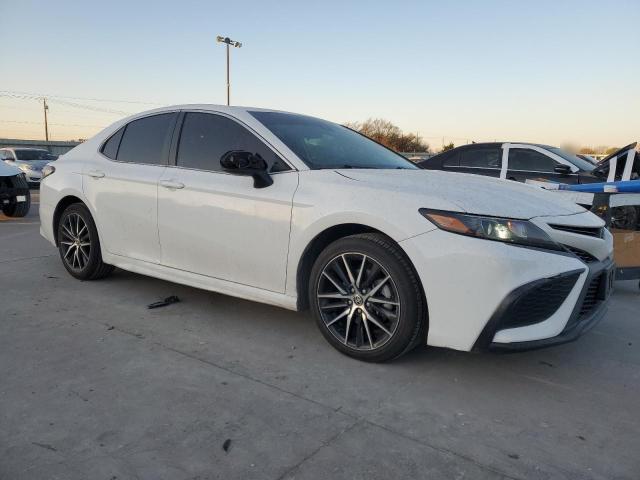  TOYOTA CAMRY 2021 Белы