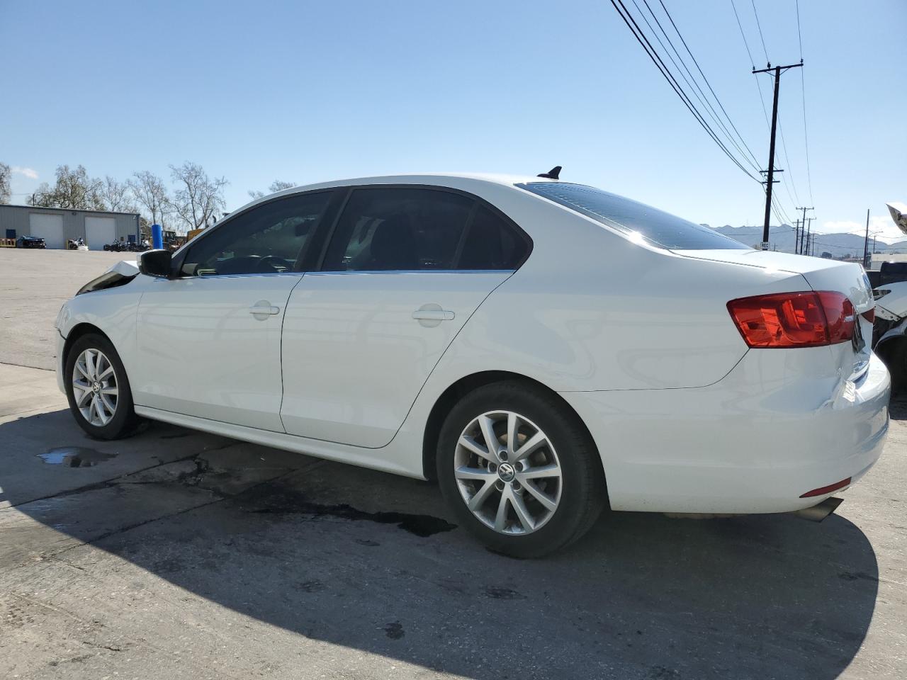 2014 Volkswagen Jetta - Image 2