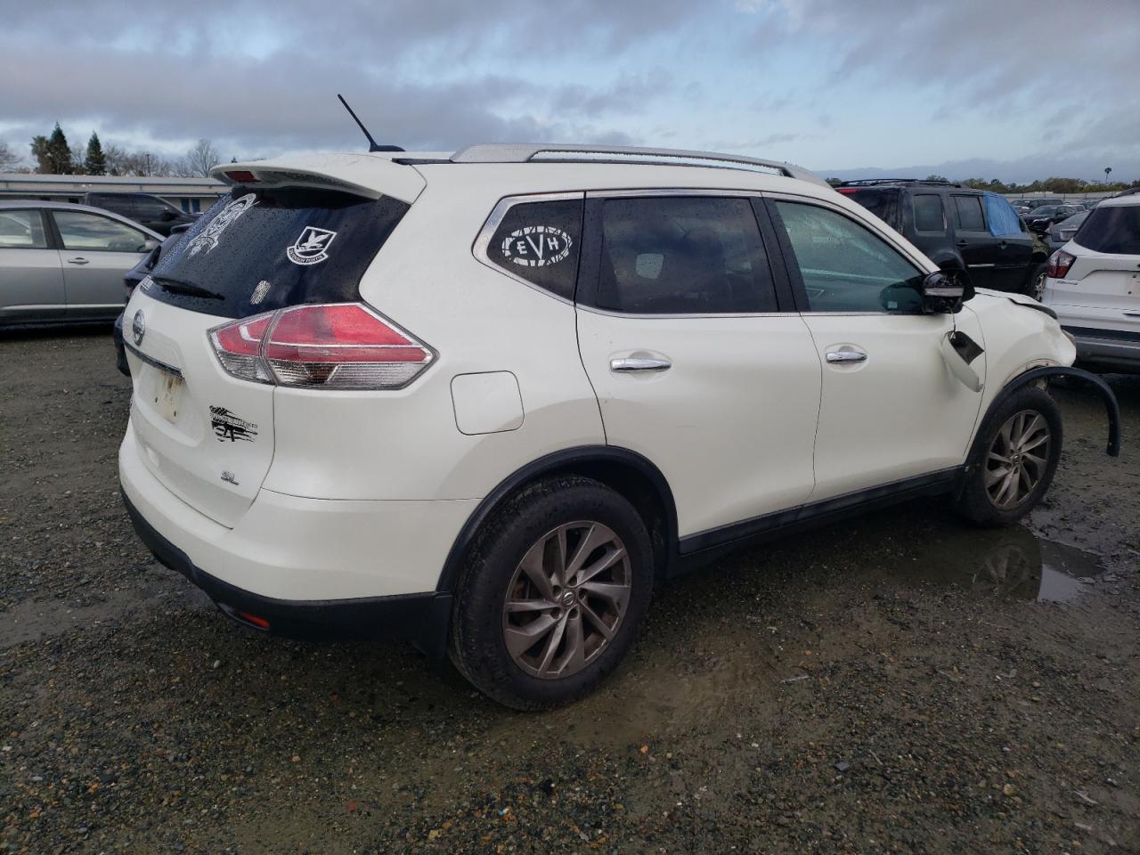 2015 Nissan Rogue - Image 3