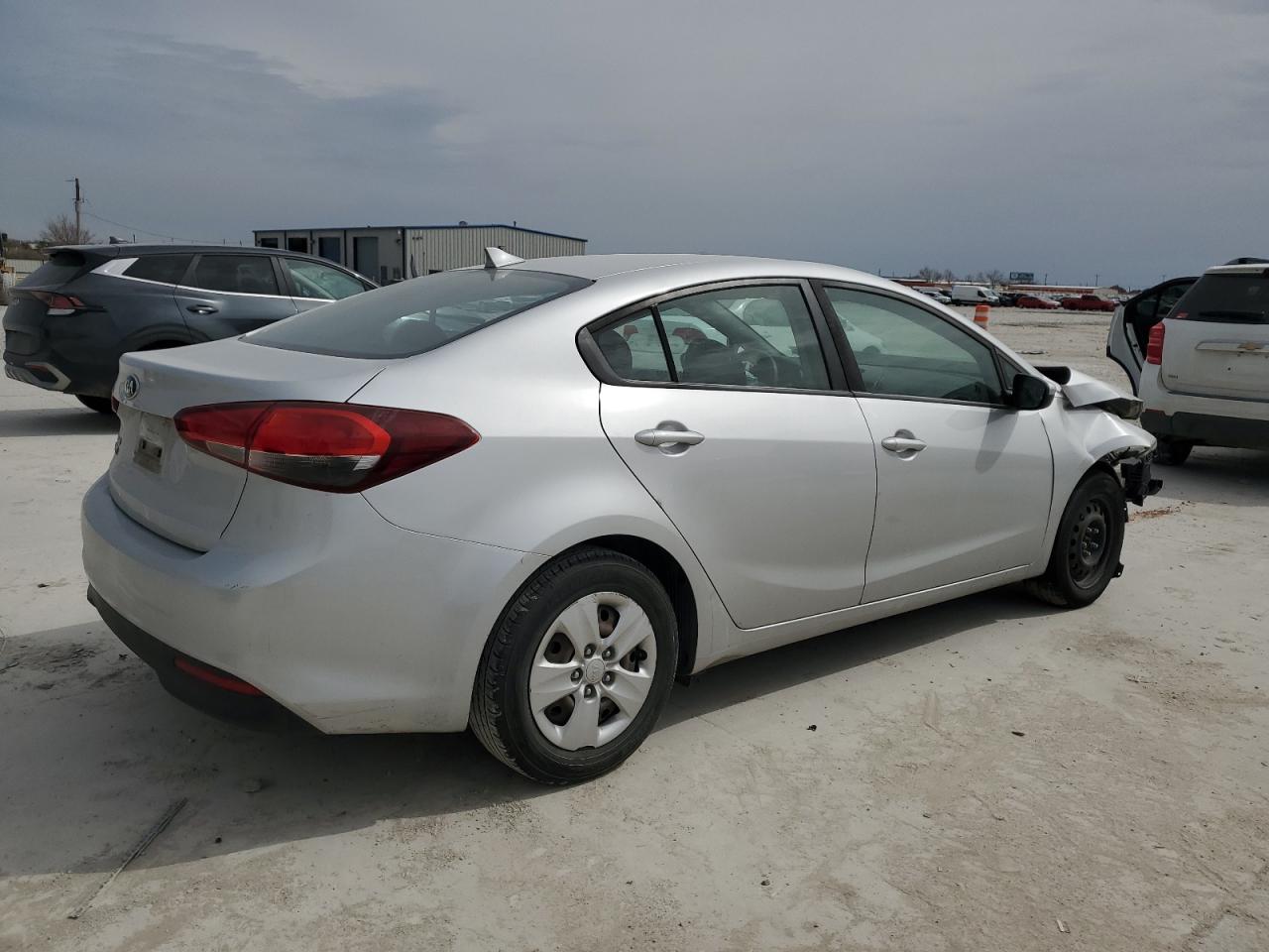 2017 Kia Forte - Image 3