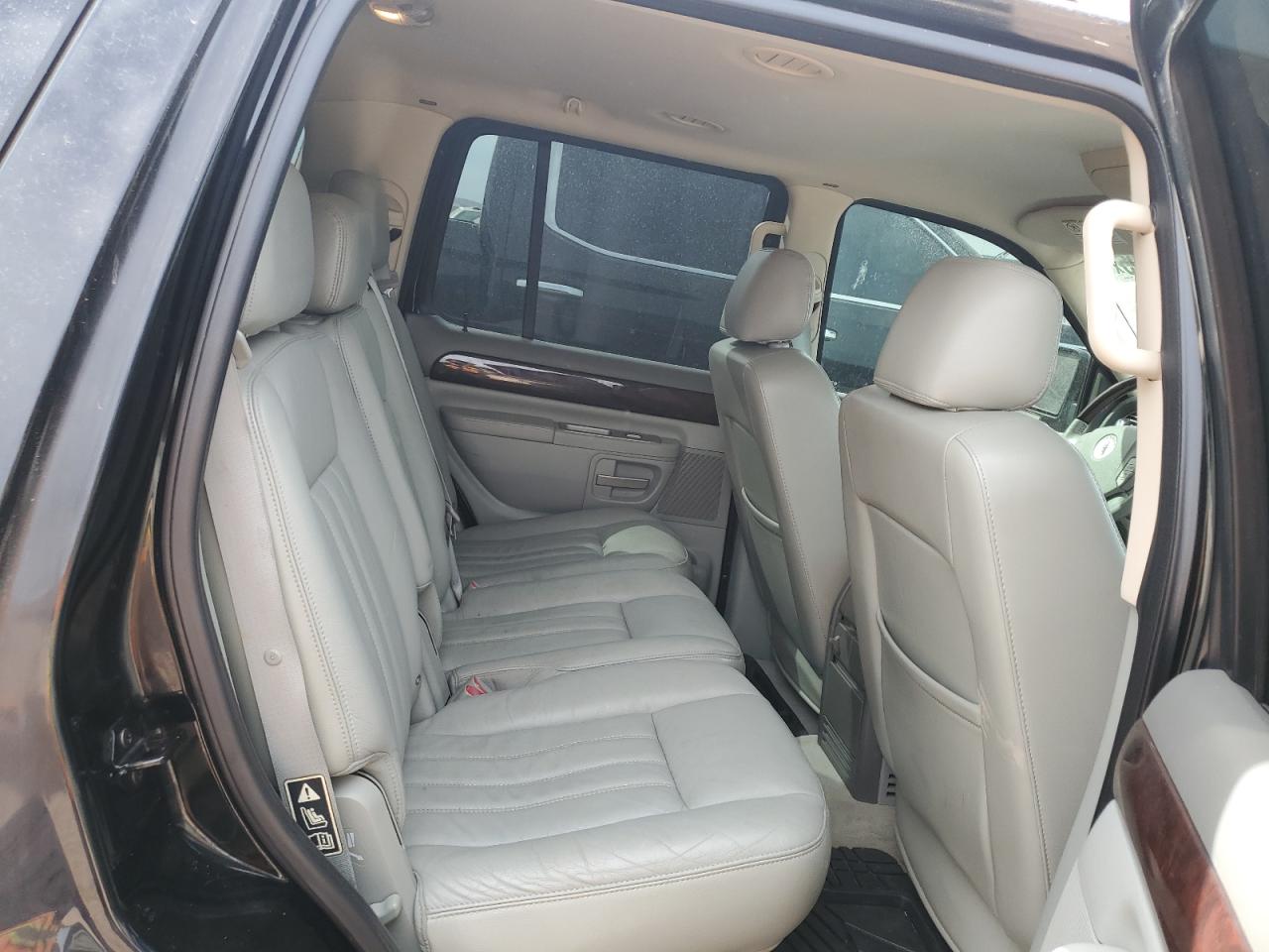 2003 Lincoln Aviator - Image 11