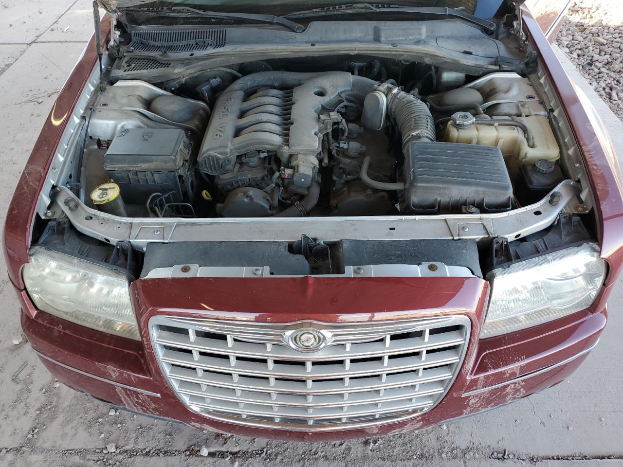 2010 Chrysler 300 - Image 12