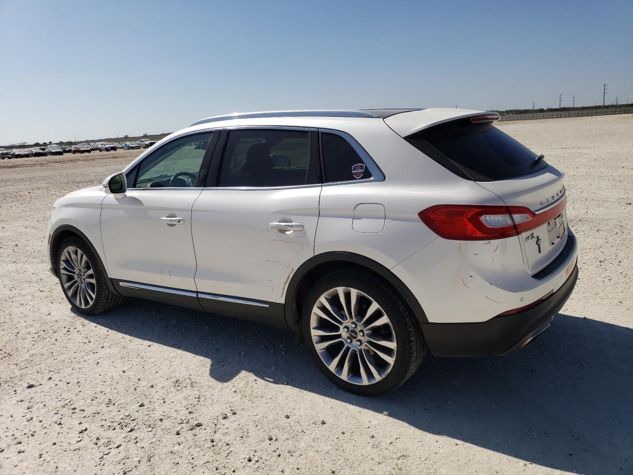 2016 Lincoln MKX - Image 2