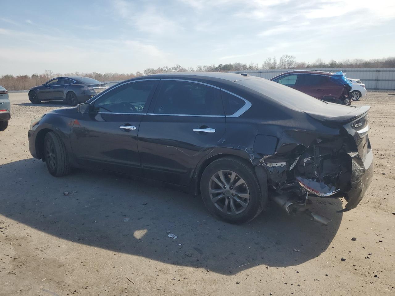 2015 Nissan Altima - Image 2