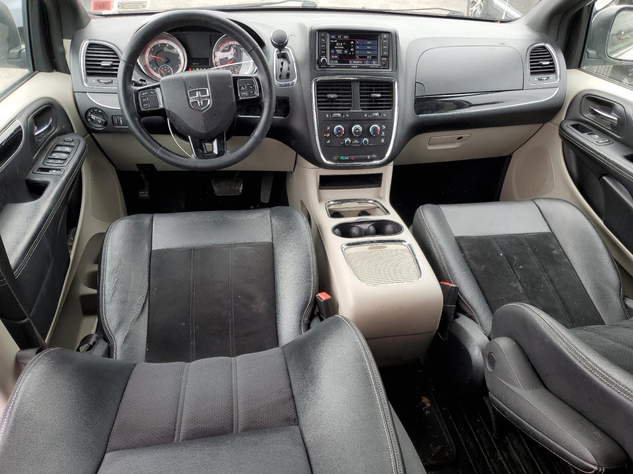 2017 Dodge Caravan - Image 8