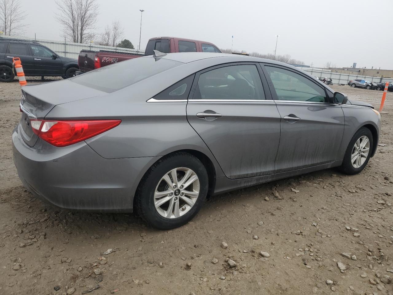 2013 Hyundai Sonata - Image 3