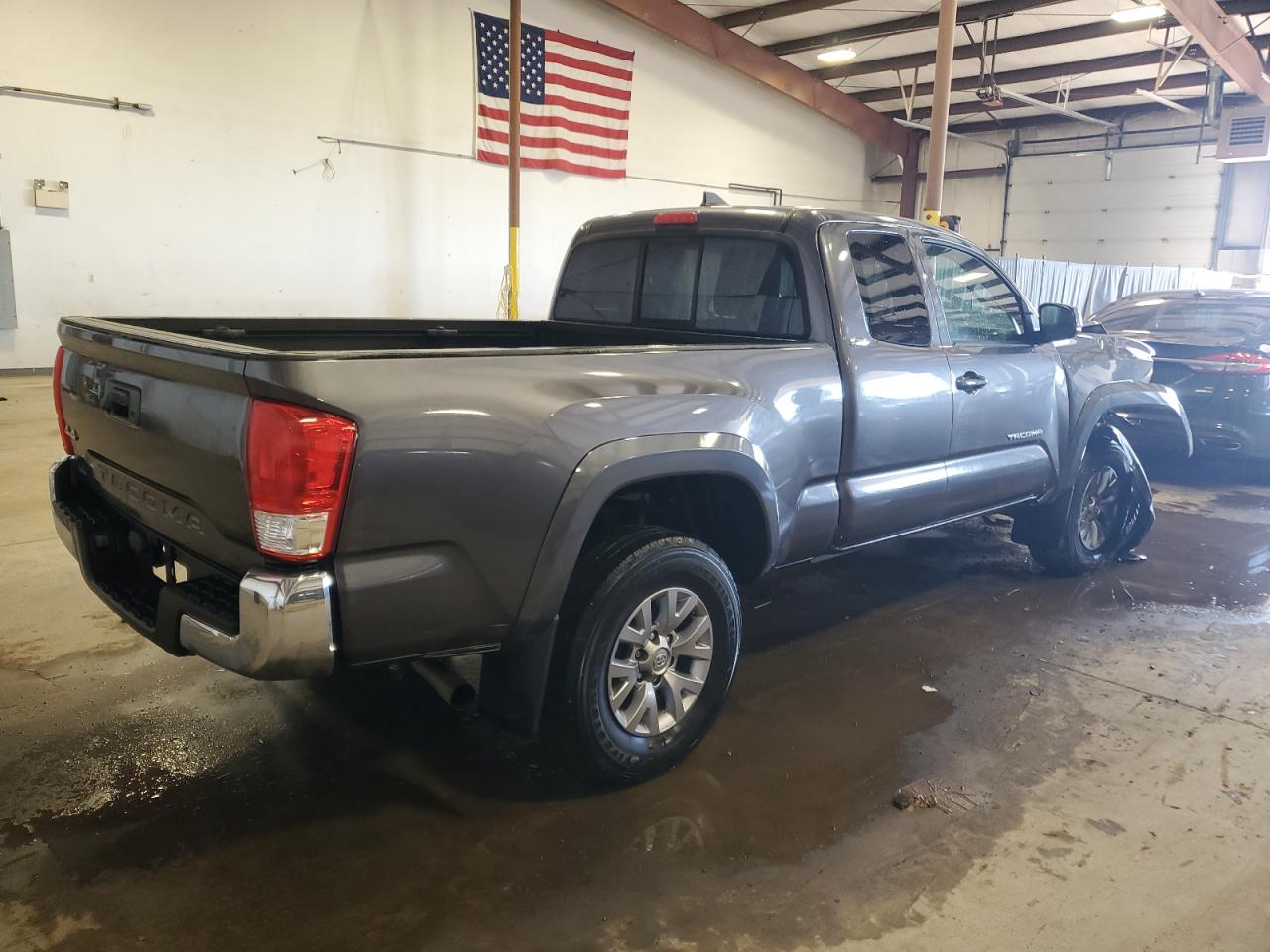 2017 Toyota Tacoma - Image 3