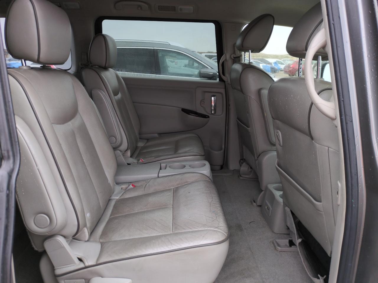 2013 Nissan Quest - Image 11