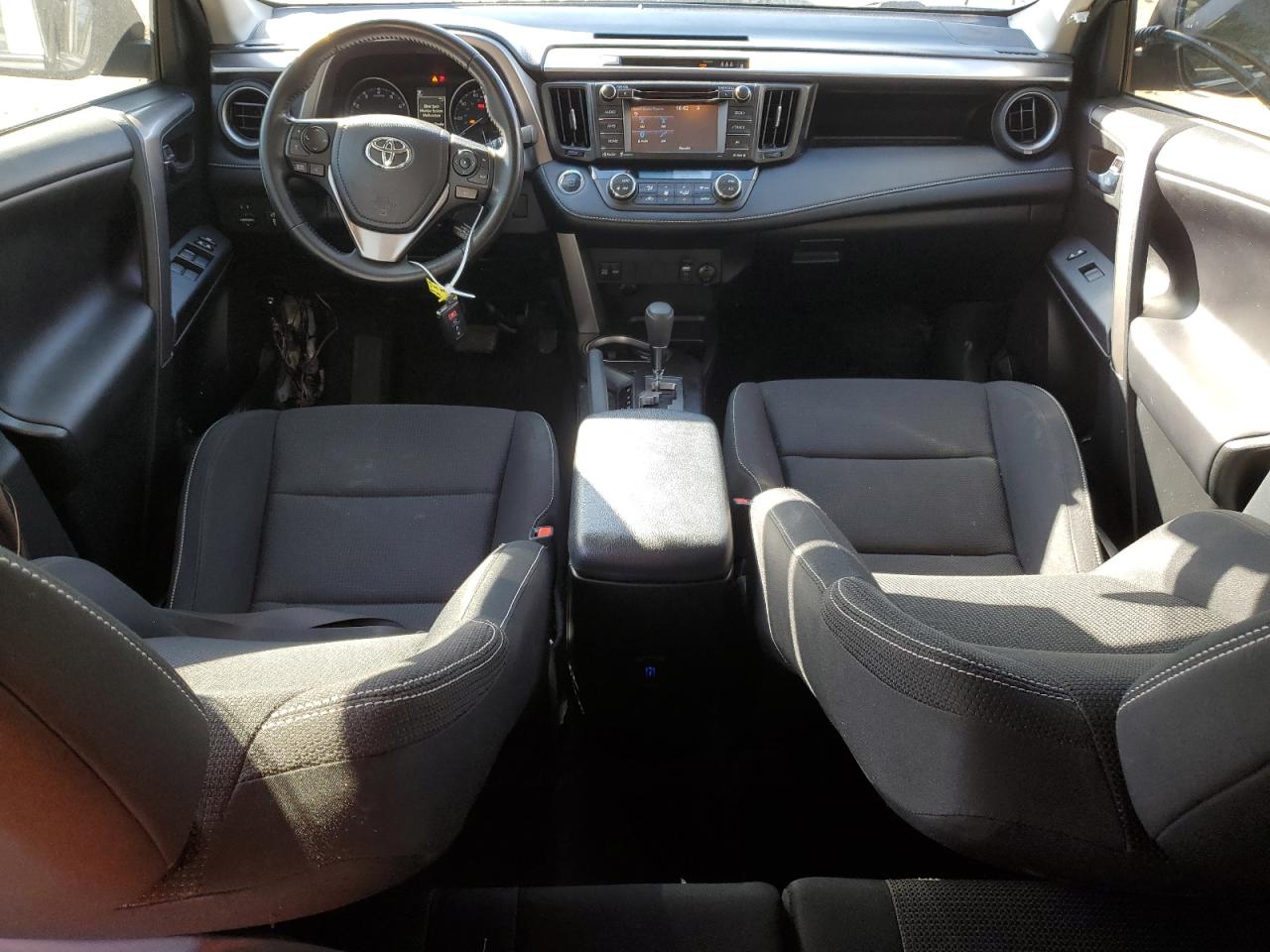 2018 Toyota RAV 4 - Image 8