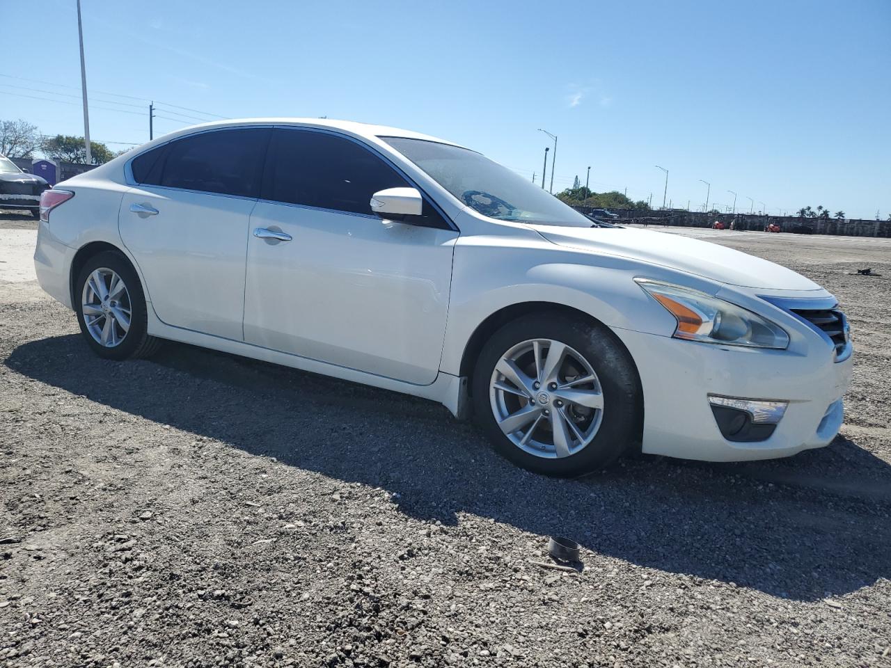2015 Nissan Altima - Image 4