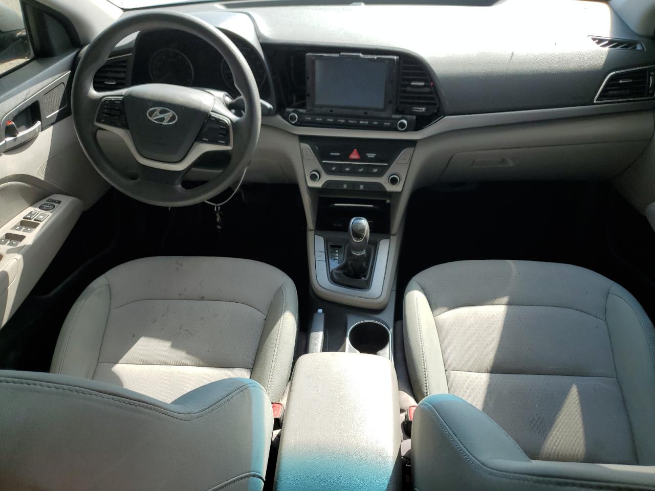 2017 Hyundai Elantra - Image 8