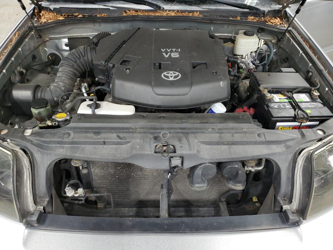 2005 Toyota 4Runner - Image 11