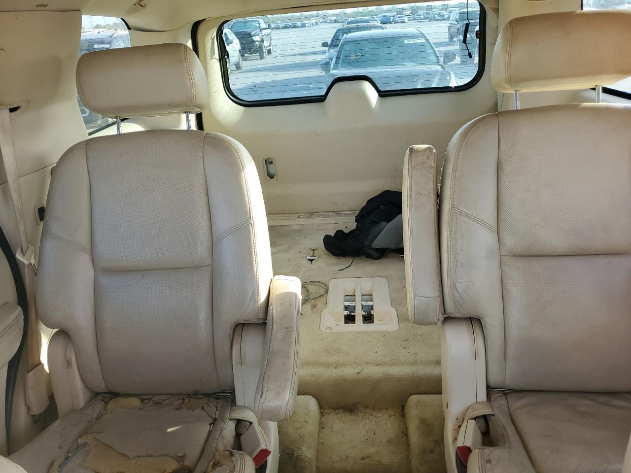 2007 Cadillac Escalade - Image 10
