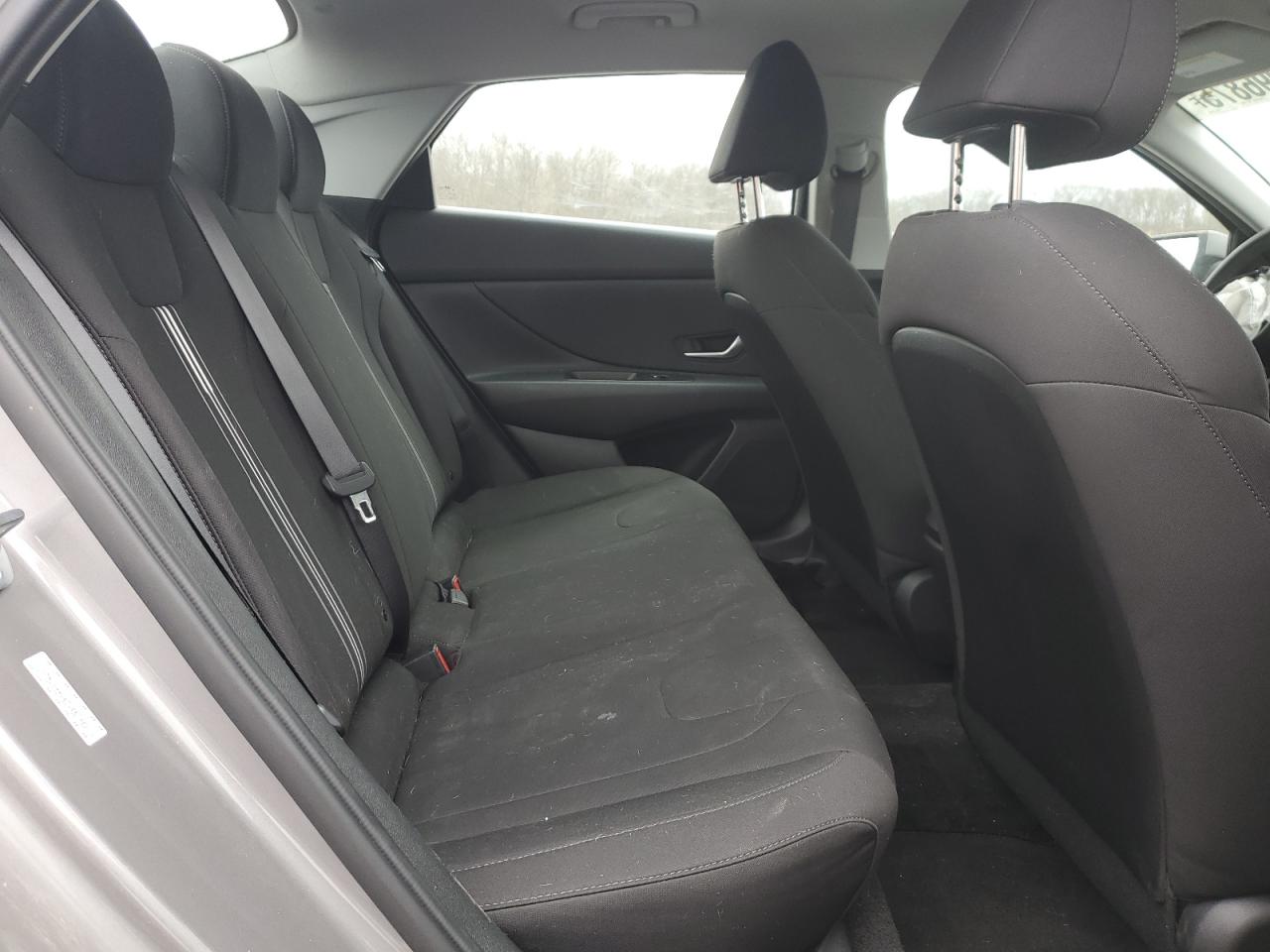 2021 Hyundai Elantra - Image 10
