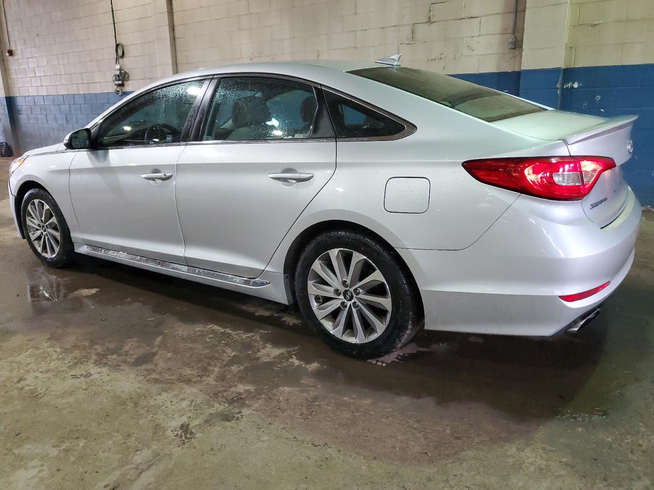 2015 Hyundai Sonata - Image 2