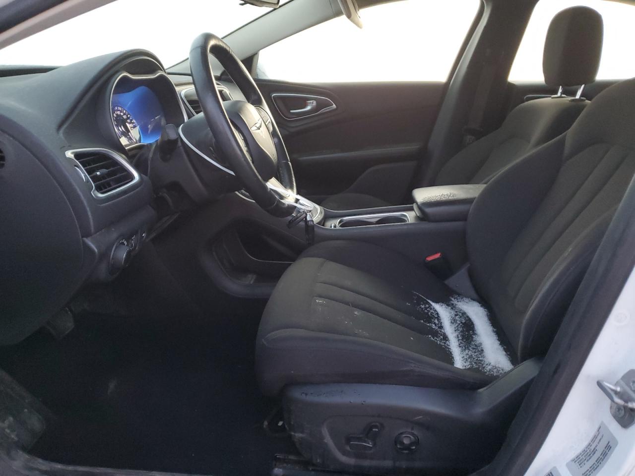 2015 Chrysler 200 - Image 7