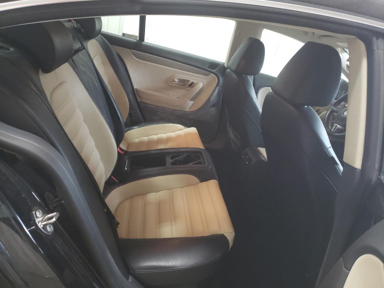 2010 Volkswagen Passat CC - Image 10