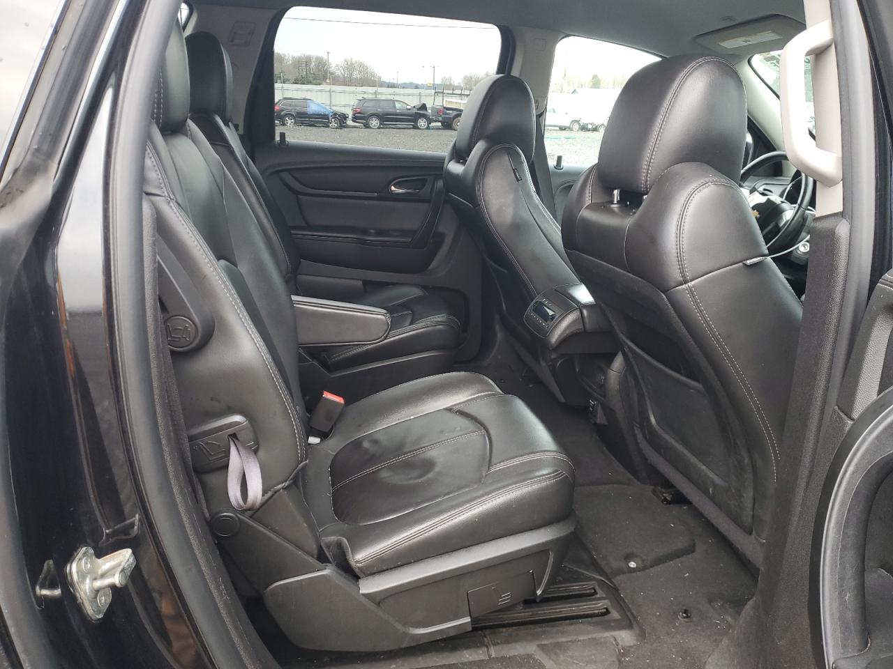 2014 Chevrolet Traverse - Image 11