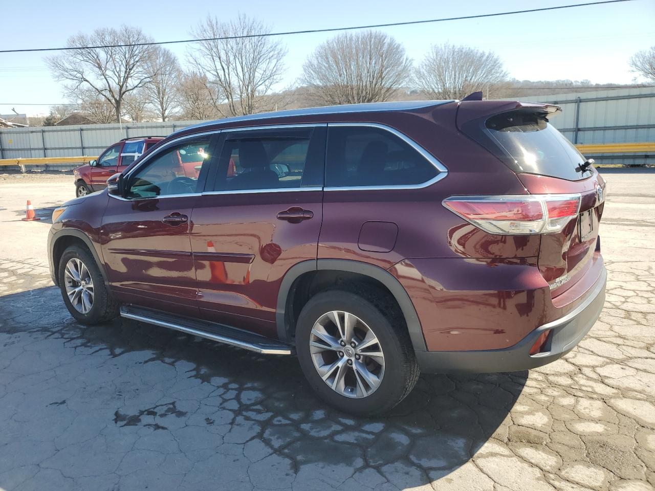 2014 Toyota Highlander - Image 2