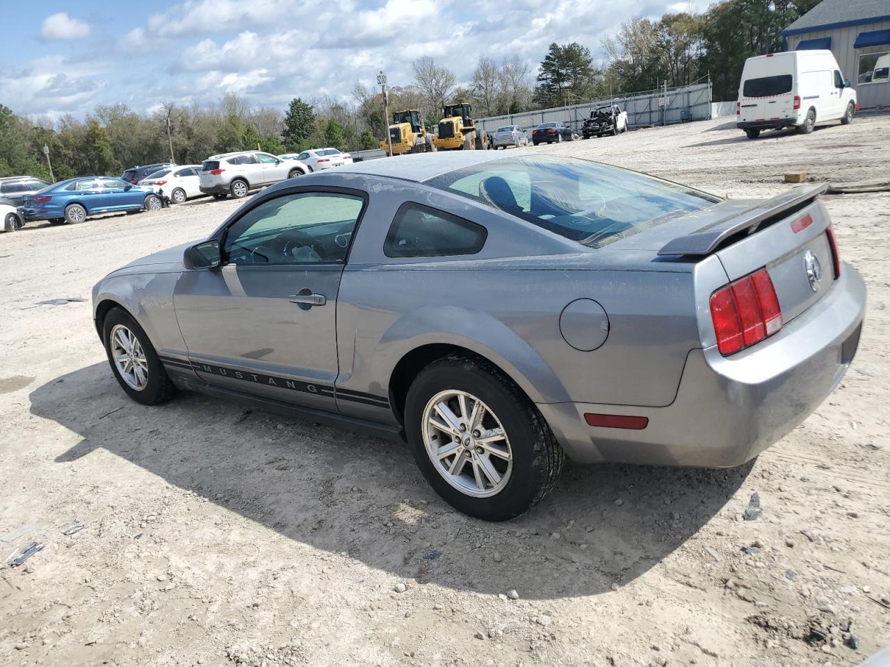 2007 Ford Mustang - Image 2